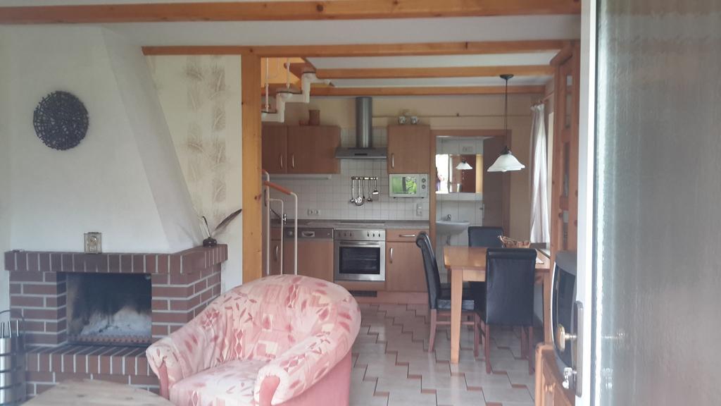 Ferienhaus Im Urigen Garten Bzw Eulenhaus Zingst Szoba fotó